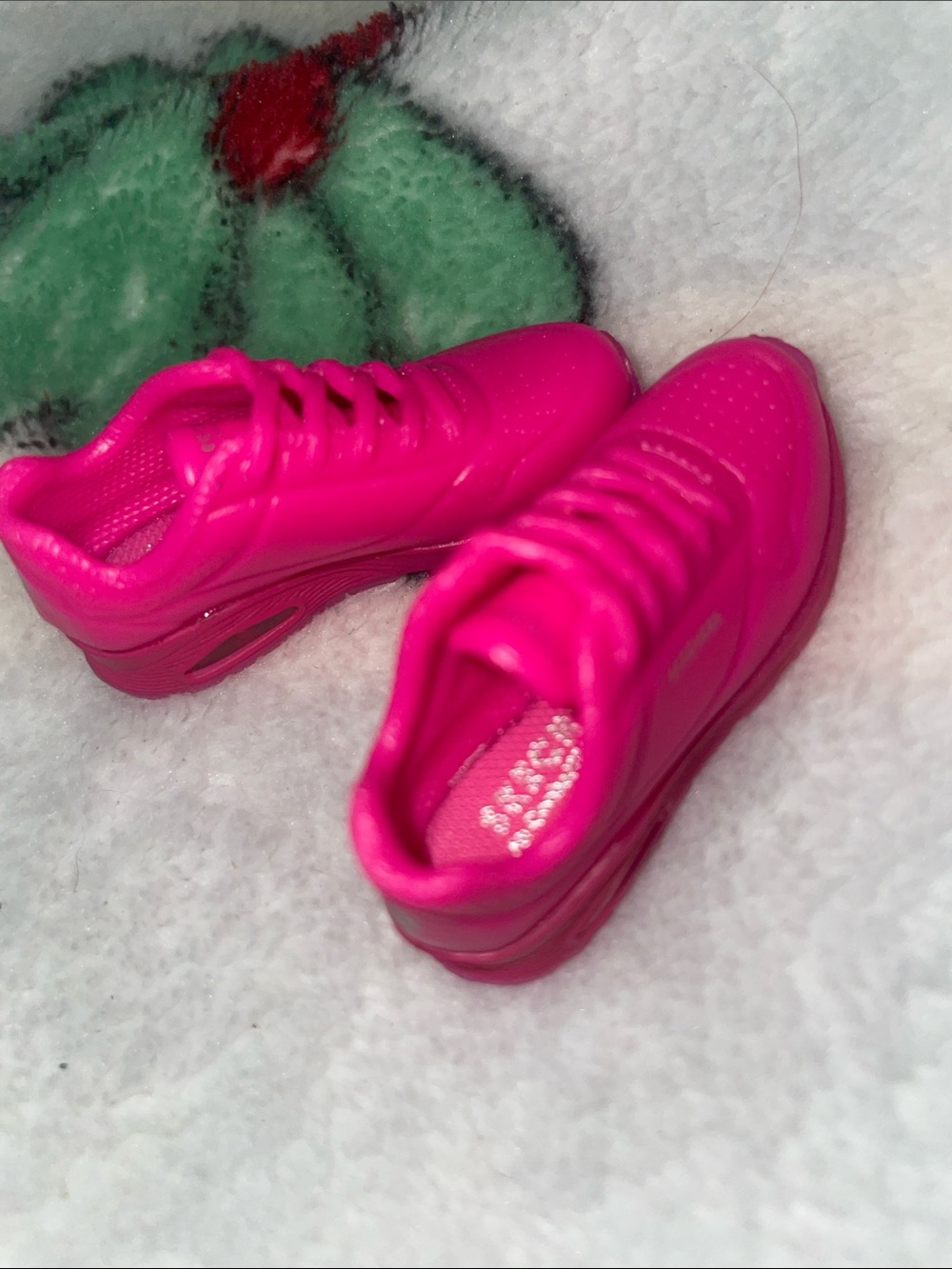 Mini brands Skechers